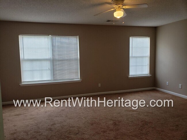 Building Photo - 179 Parkview Ln