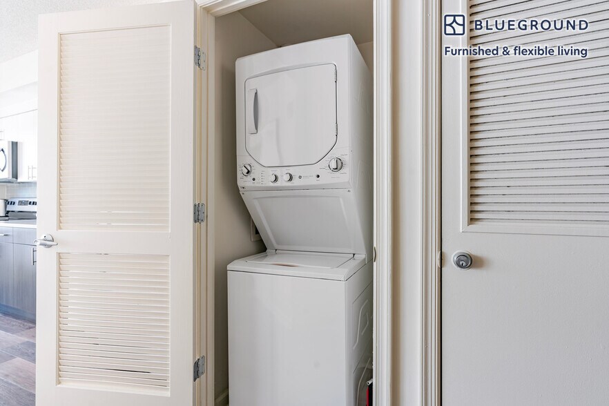 Building Photo - 1301 M St NW