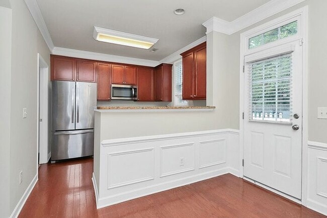 Building Photo - Beautiful End Unit 3BD/2.5BA Townhome in the Cedar Walk Community!