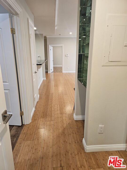 Building Photo - 1128 S Serrano Ave