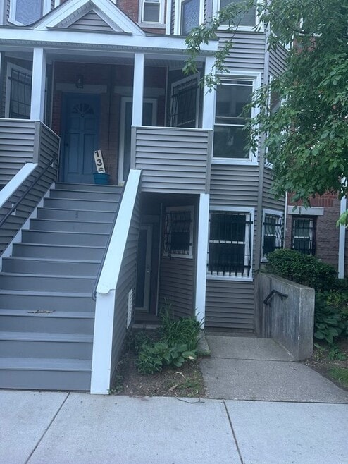 Building Photo - 136 Maple Ave