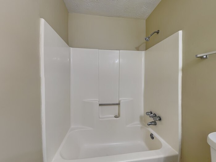 Building Photo - 2800 Alexandria Dr SW