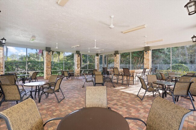 Building Photo - 7663 Great Oak Dr