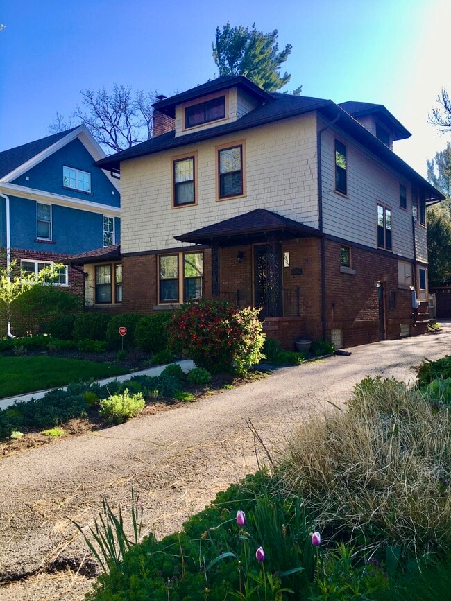 Building Photo - 1055 Lincoln Ave