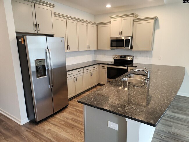 Building Photo - 1401 Ardennes Dr