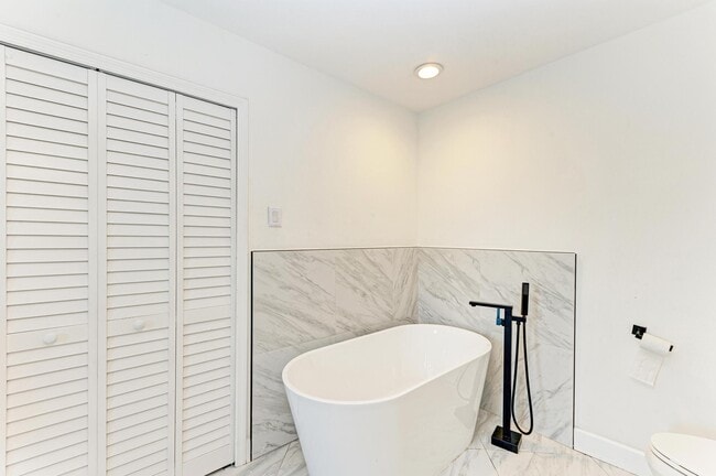 Building Photo - 8102 17th Ave W