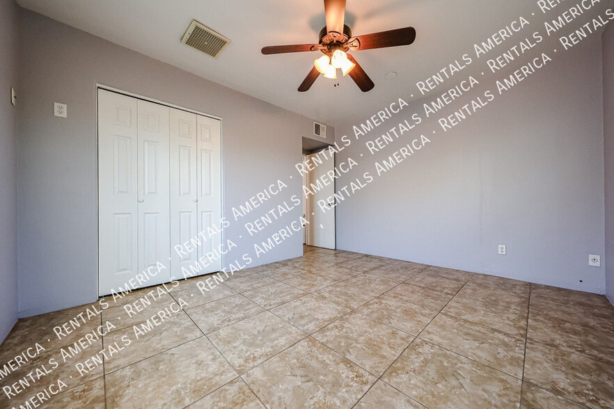 Building Photo - 160 S Hibbert-1