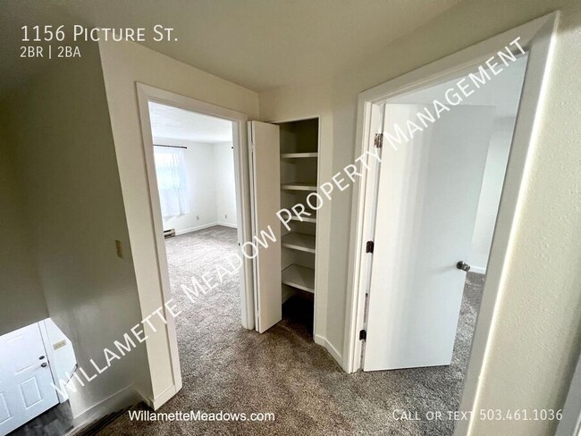 Building Photo - Stylish & Modern 2BR Townhouse on a Privat...