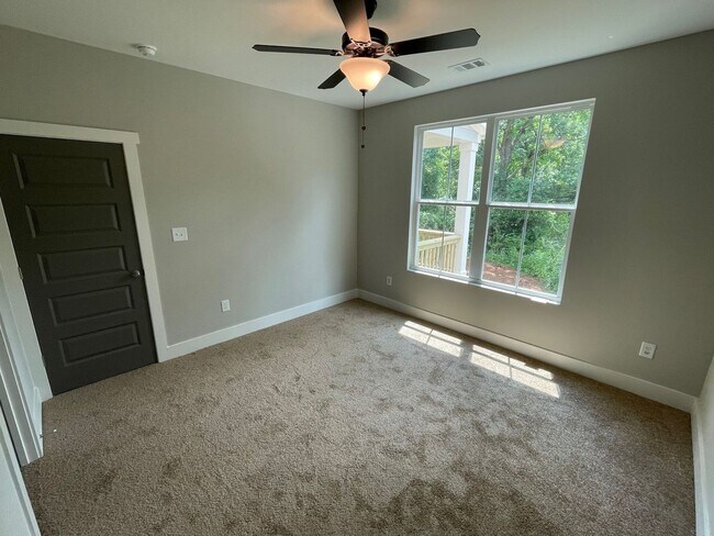 Building Photo - 249 Madison Heights