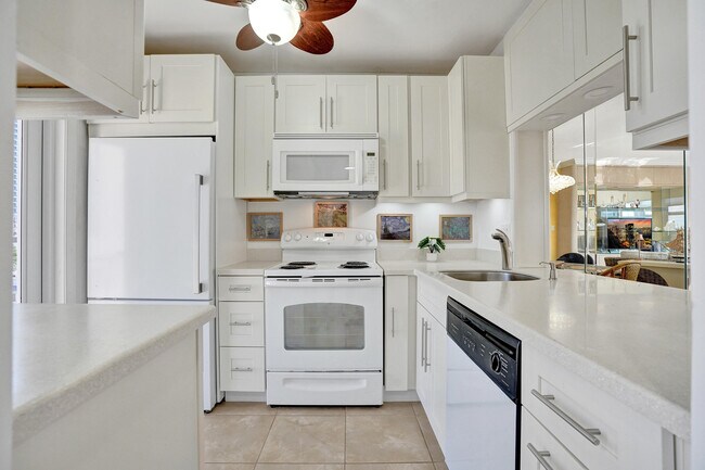 Building Photo - 1481 S Ocean Blvd