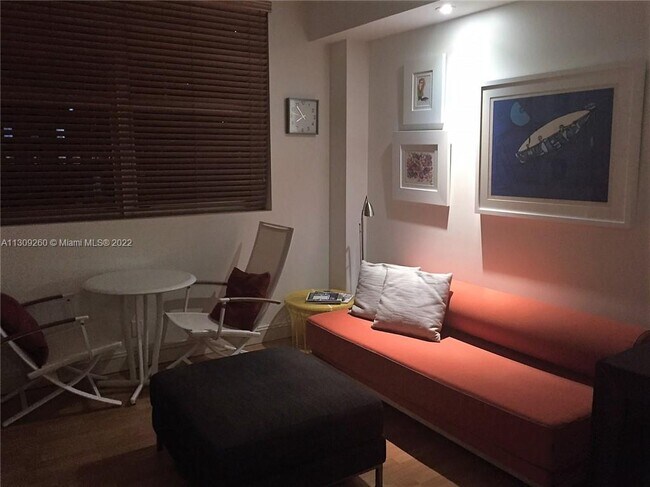 Building Photo - 111 E Flagler St