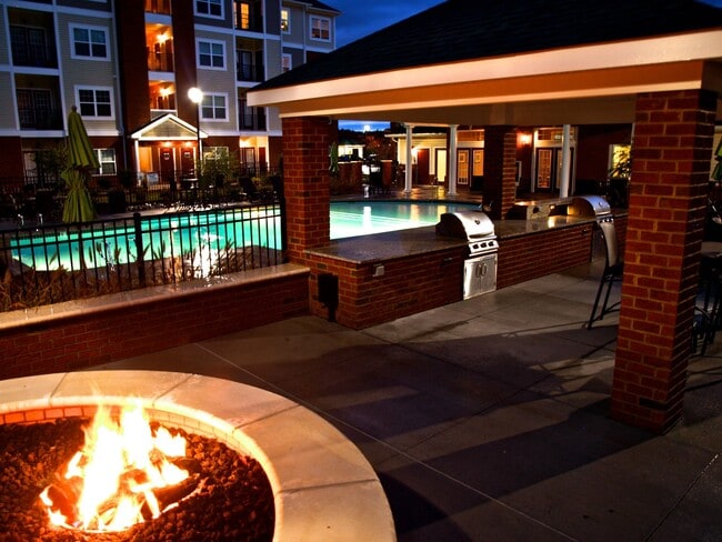 Building Photo - A3 | 1 Bed 1 Bath | 896 sf | $1574-$1889 | 6 to 15 month lease terms