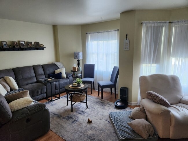 Building Photo - 100 Lesley Ln