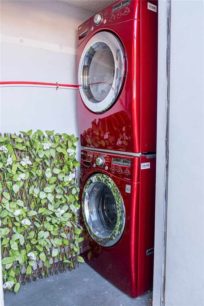 Building Photo - 6294 NW 170th Terrace