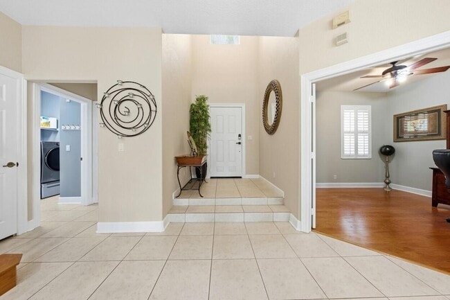 Building Photo - 8212 Calterra Dr