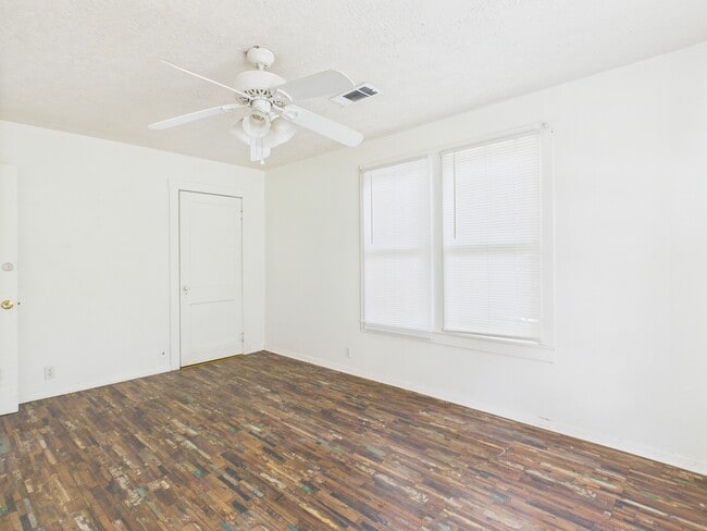 Building Photo - 138 Watson St