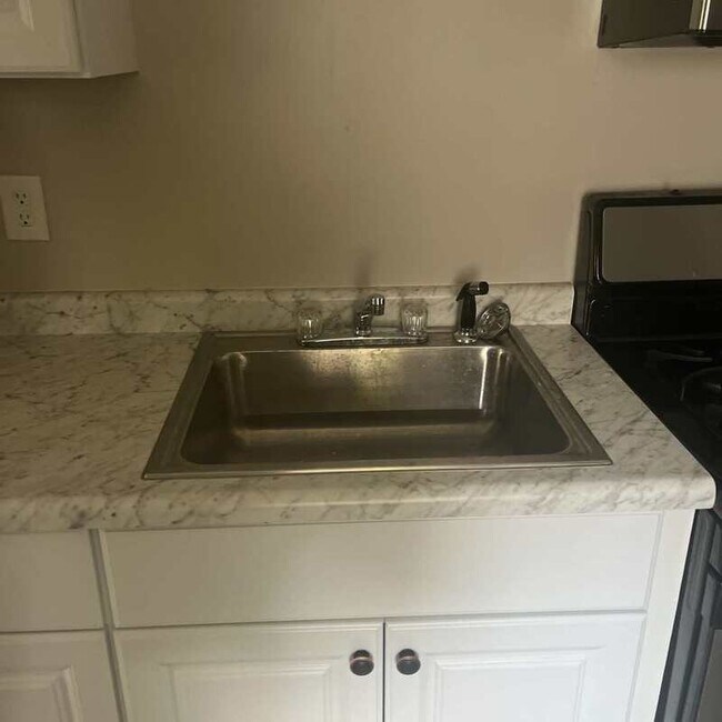 Building Photo - 3233 W 50th St