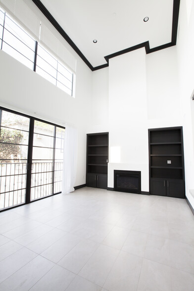 Living room - 2131 S Beverly Glen Blvd