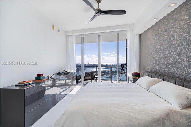 Building Photo - 1100 Biscayne Blvd