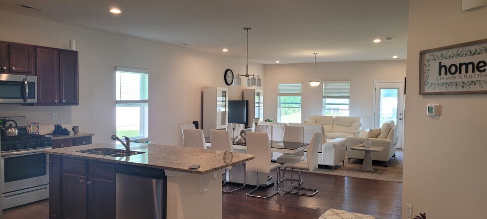 Building Photo - 7531 Tanglewood Way