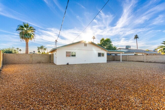 Building Photo - Scottsdale 3 bedroom long term rental