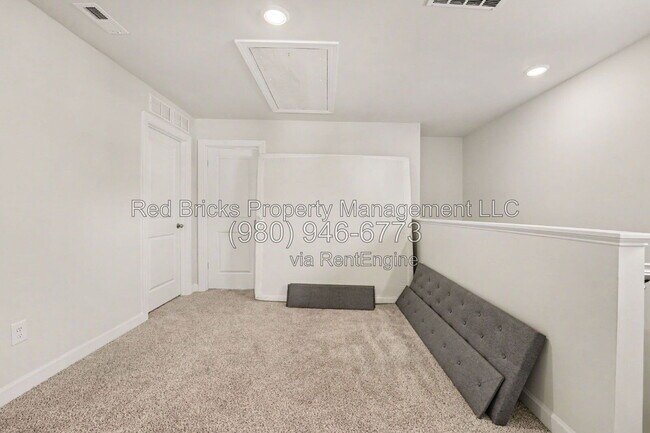 Building Photo - 2043 Old Rivers Rd