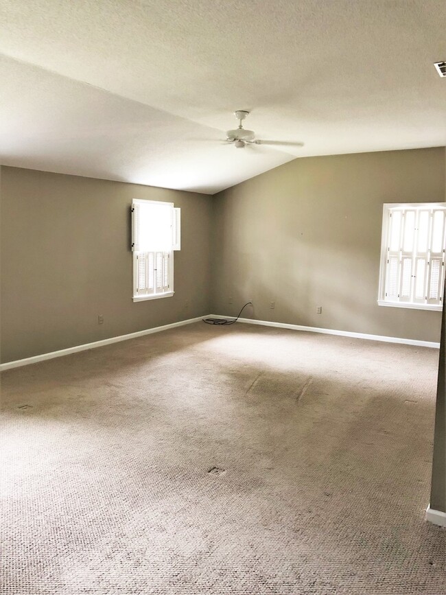 Building Photo - 706 Gentilly Rd