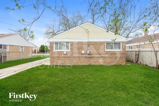 Building Photo - 4600 W 79th Pl