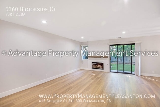 Building Photo - 5360 Brookside Ct