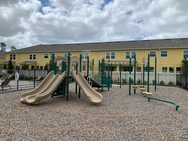 Building Photo - 9818 Red Eagle Dr