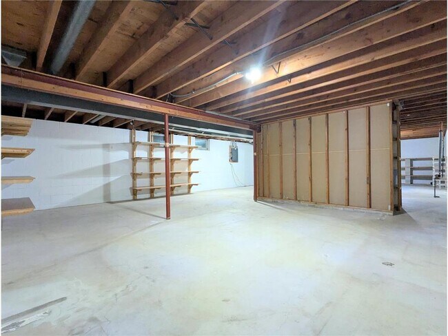 Building Photo - 6065 Oakwood Rd