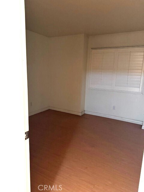 Building Photo - 11347 Elwood Ave