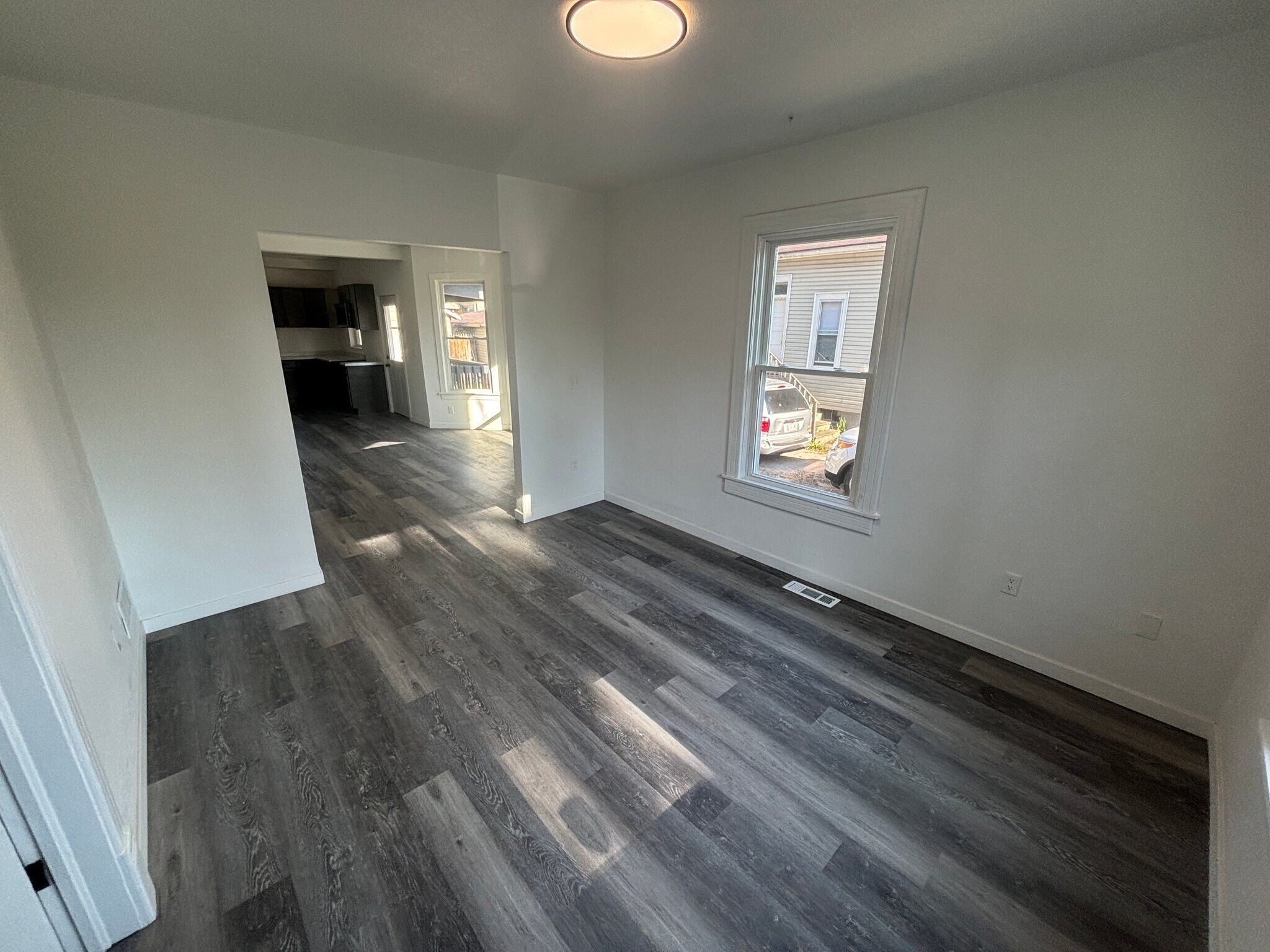Building Photo - 5807 20th Ave