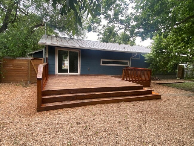 Building Photo - Fantastic Home - Windsor Park