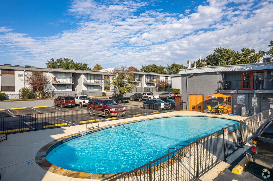 Cantera 1910 S Josey Ln Carrollton TX 75006 Apartment Finder