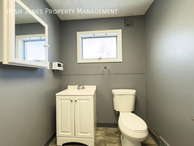 Building Photo - 1213 Walden Ave