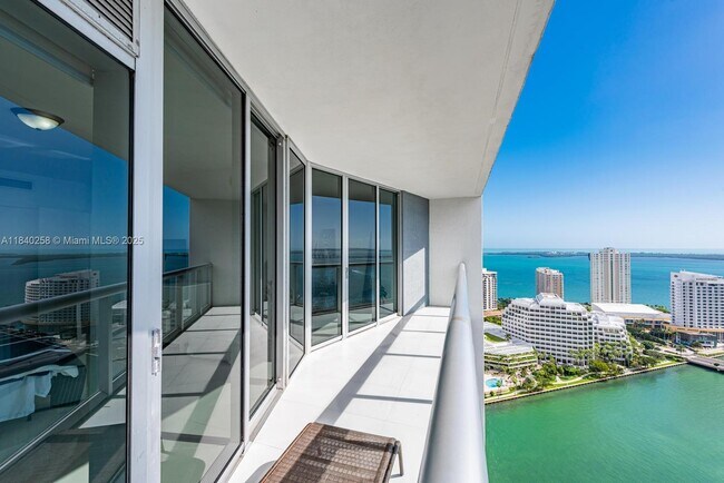 Building Photo - 495 Brickell Ave
