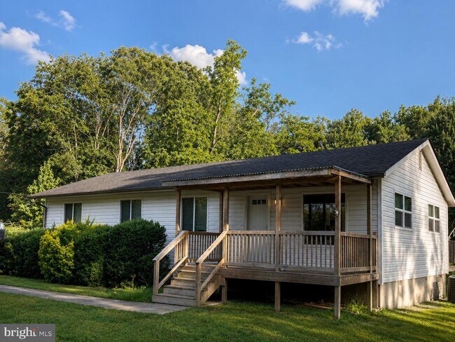 Building Photo - 235 Quarry Rd