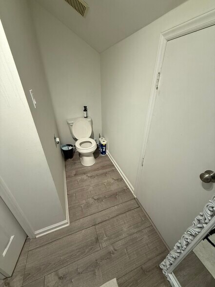 Building Photo - 9307 Kings Falls Dr