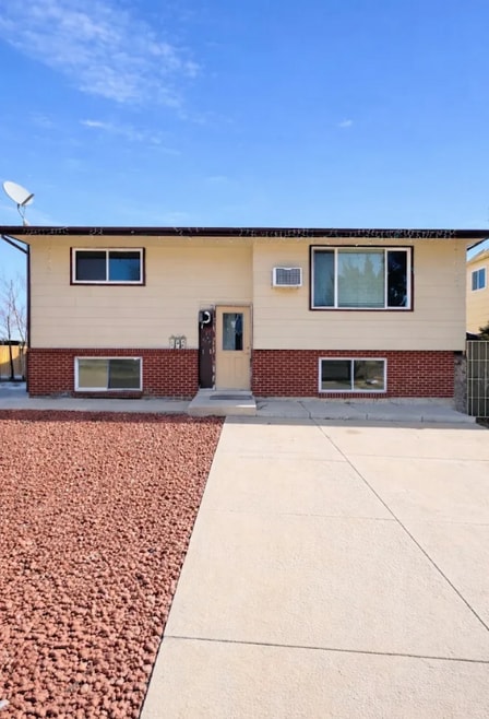 Building Photo - 203 University Dr