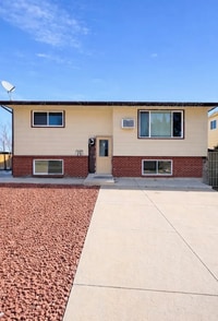 Building Photo - 203 University Dr