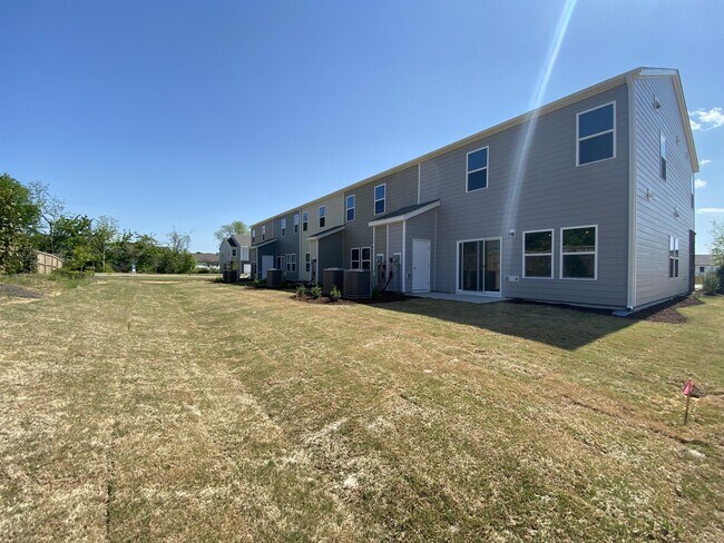 Building Photo - 908 Clearhaven Ln