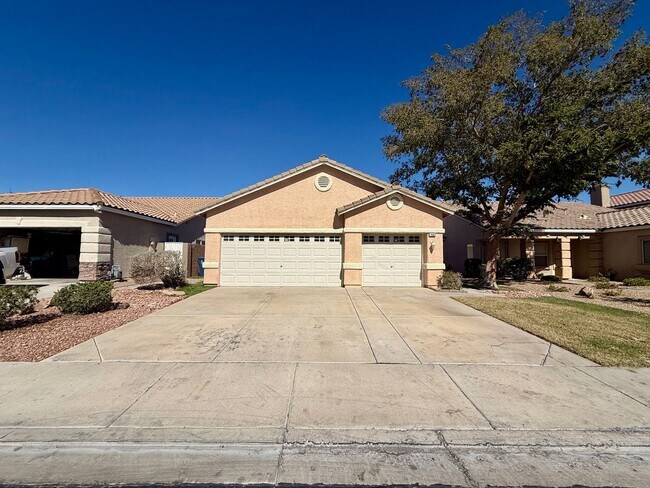 Primary Photo - Beautiful open concept remodeled 3 bedroom...