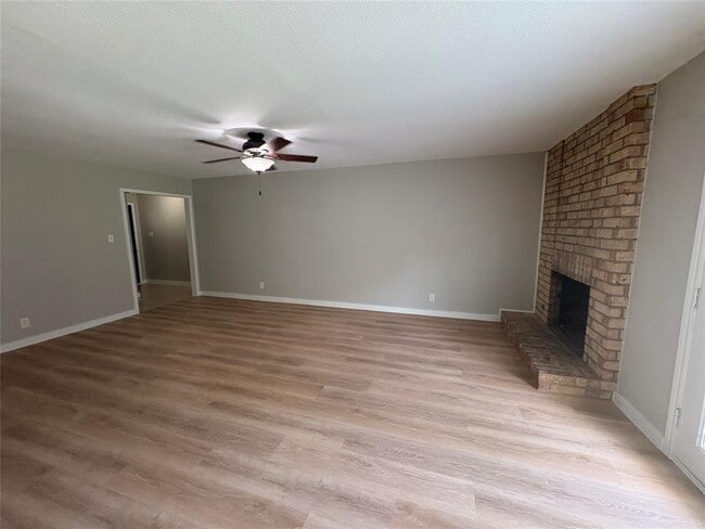 Building Photo - 817 Cactus Dr