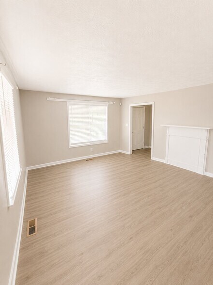 Building Photo - 826 Fort Hill St