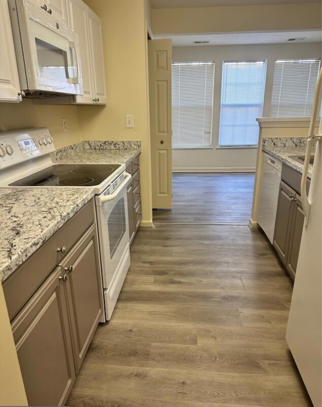 Building Photo - 8009 Township Dr