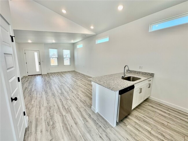 Building Photo - 1101 States Ave