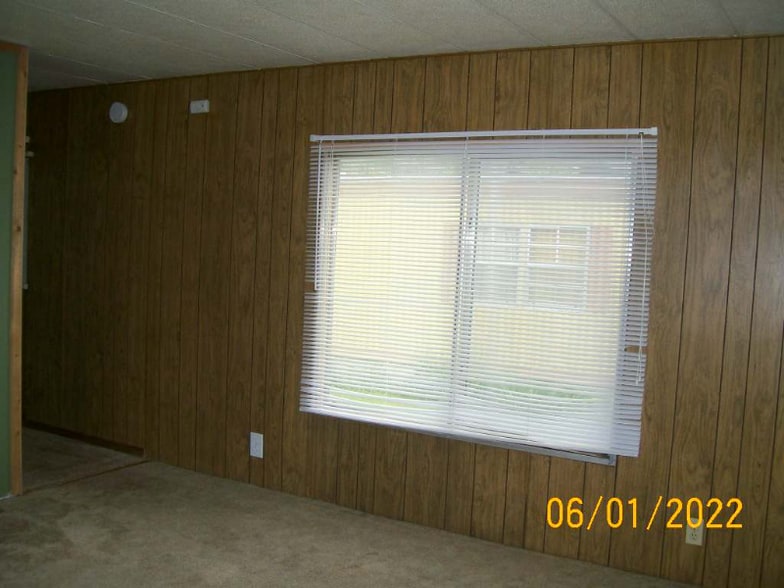 Building Photo - 13 Travertine Ln