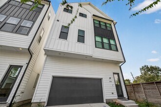 Building Photo - 6744 Del Rio St