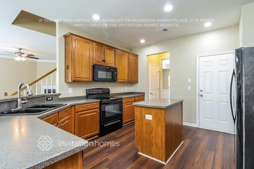 Building Photo - 15415 Saxon Trace Ct